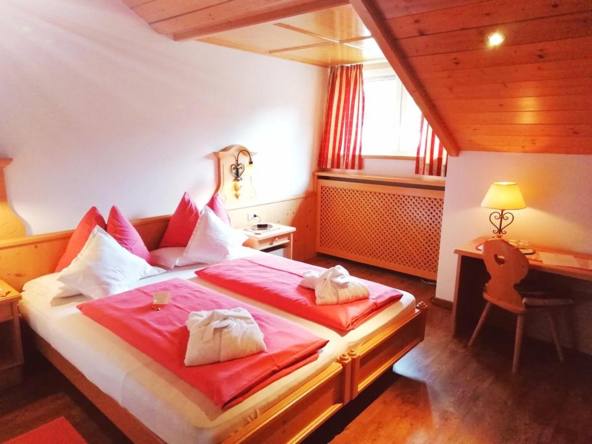 Hotel Holzer سيستو المظهر الخارجي الصورة